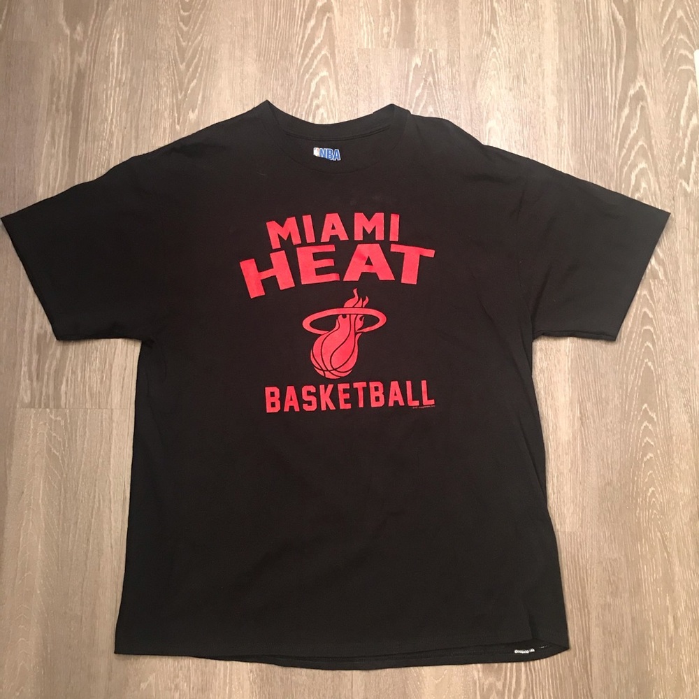 Miami Heat Basketball Official NBA Tee Men’s XL